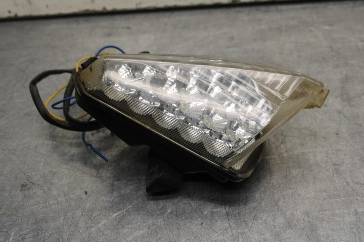 07-08 YAMAHA YZF R1 REAR TAIL TAILLIGHT BACK BRAKE LIGHT BB630