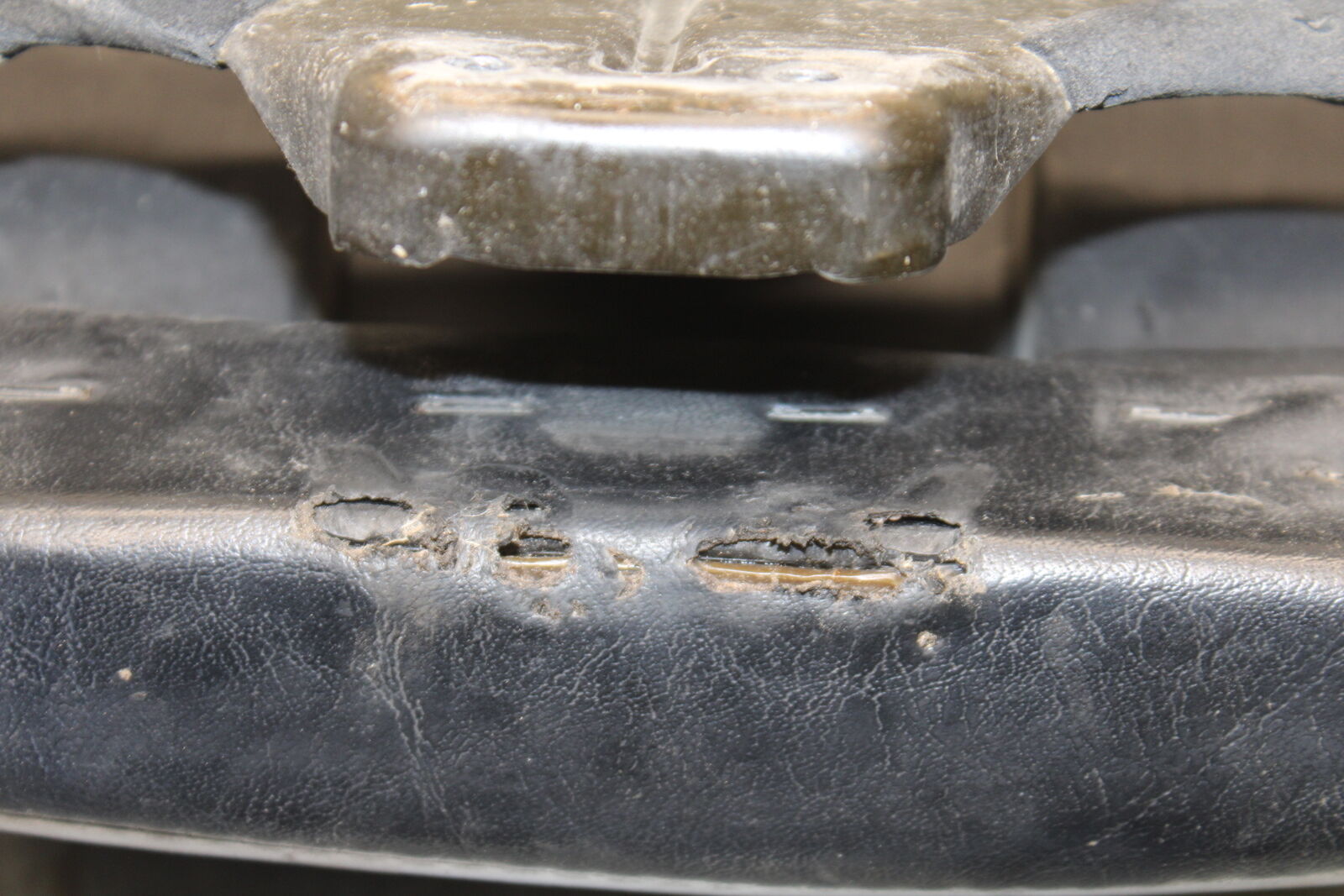 05-09 SUZUKI BOULEVARD C90 REAR DRIVERS SEAT  BB692