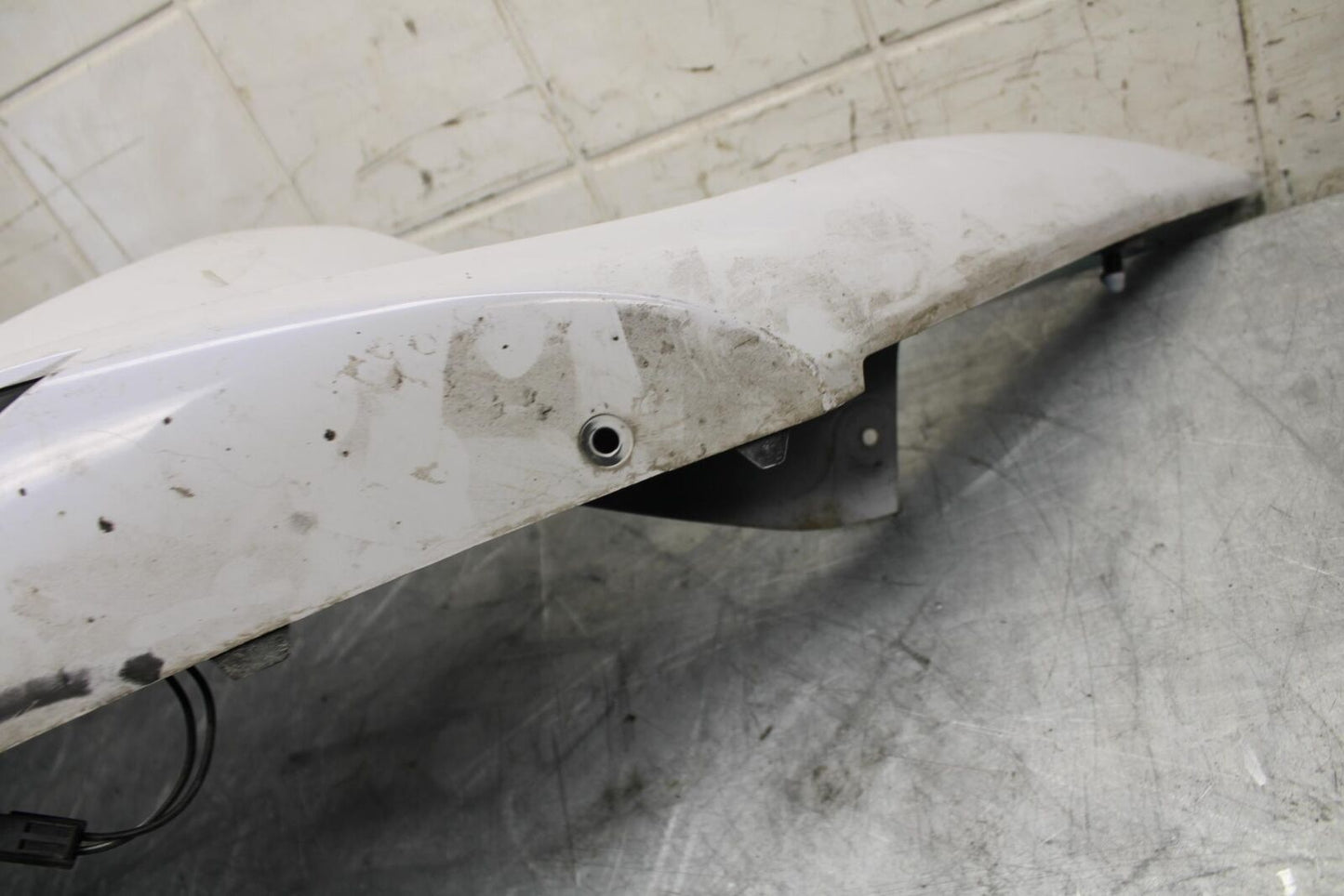 13 SUZUKI GSXR750 RIGHT REAR BACK TAIL FAIRING COWL SHROUD BB474