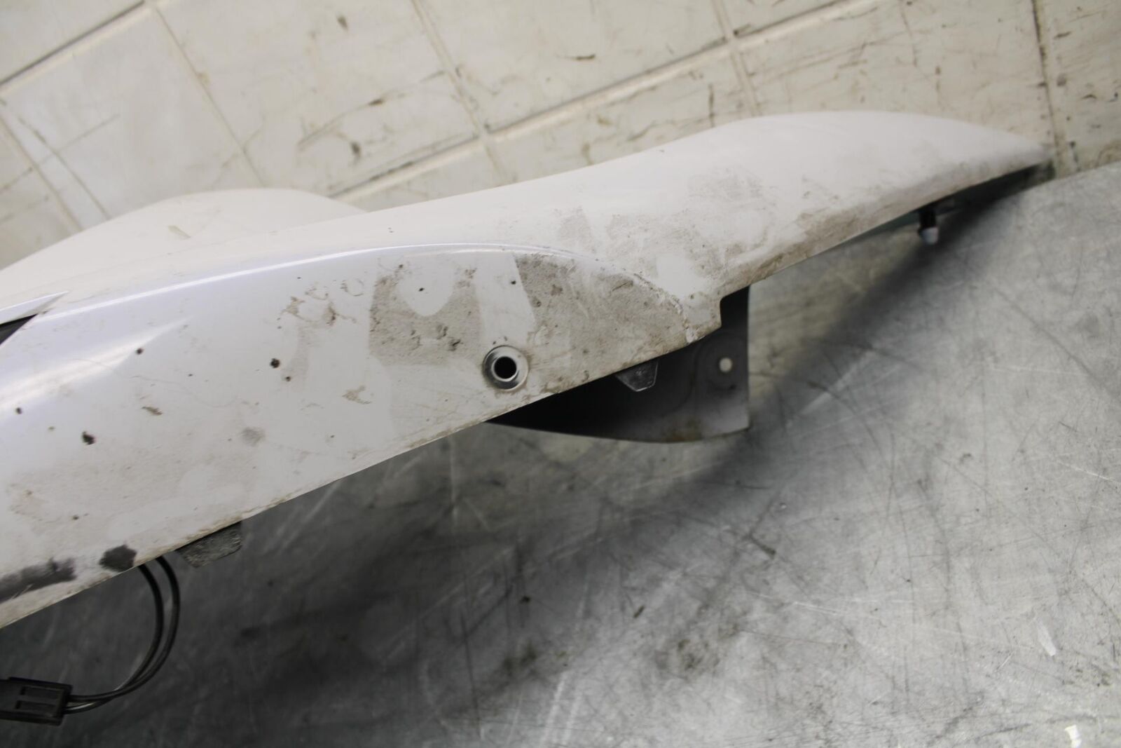 13 SUZUKI GSXR750 RIGHT REAR BACK TAIL FAIRING COWL SHROUD BB474