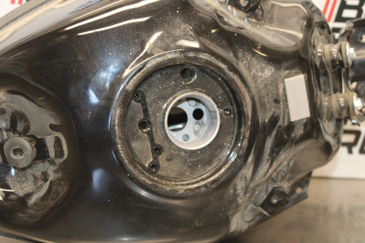 19-24 YAMAHA R3 GAS TANK FUEL CELL PETROL RESERVOIR BB942