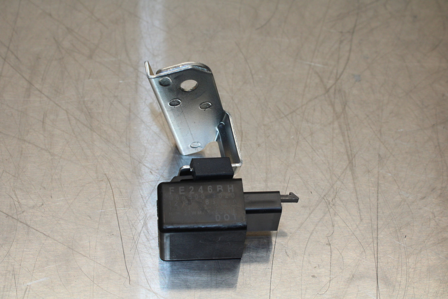 23-24 KAWASAKI NINJA ZX14R TURN SIGNAL BLINKER RELAY FLASHER SWITCH BB141