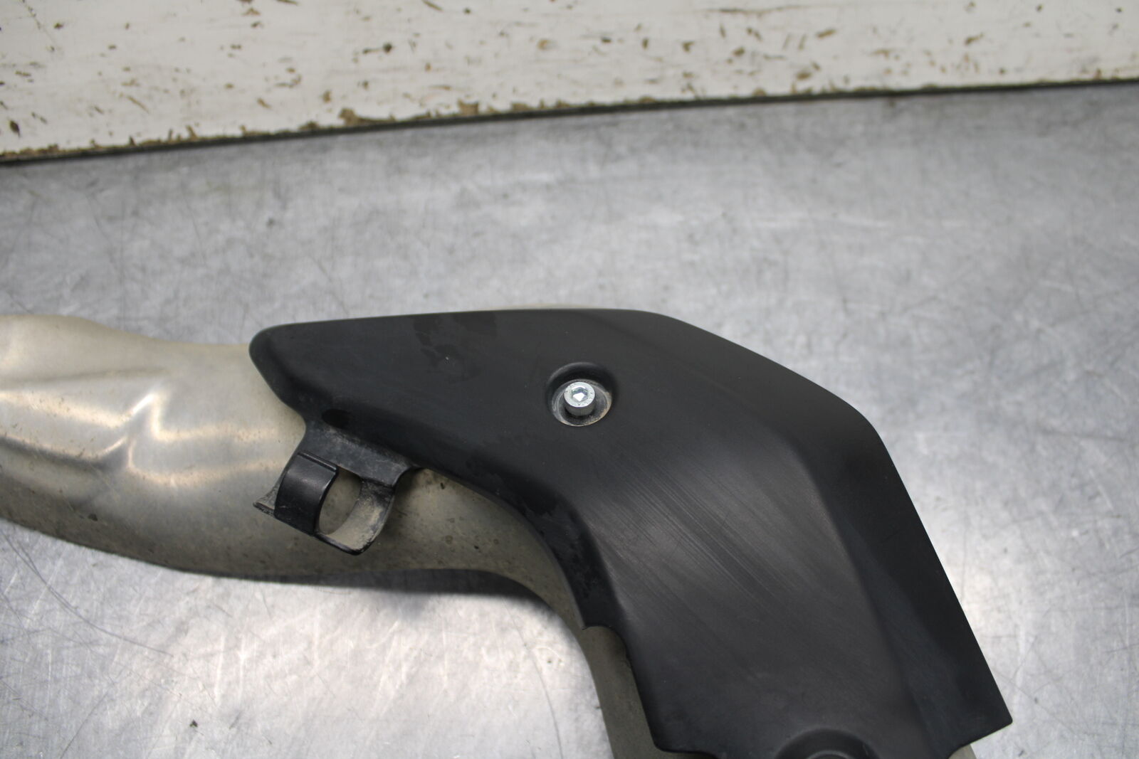 05-06 HONDA CBR600RR REAR BACK MUFFLER EXHAUST PIPE COVER HEAT SHIELD  BB739