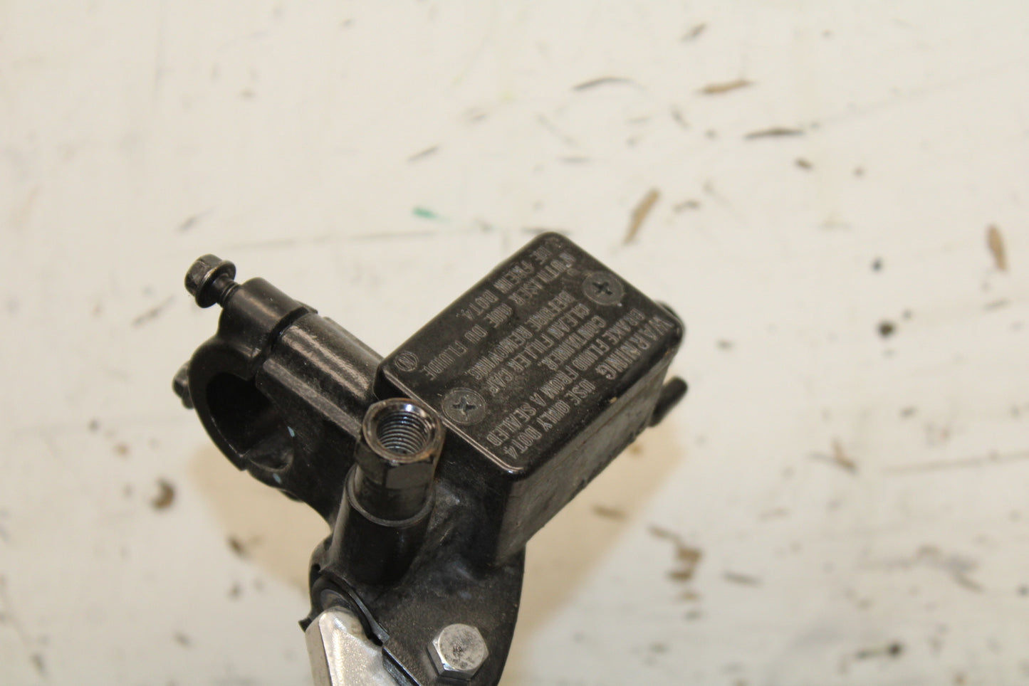 15-16 HONDA CB300F FRONT BRAKE MASTER CYLINDER w/ LEVER BB740