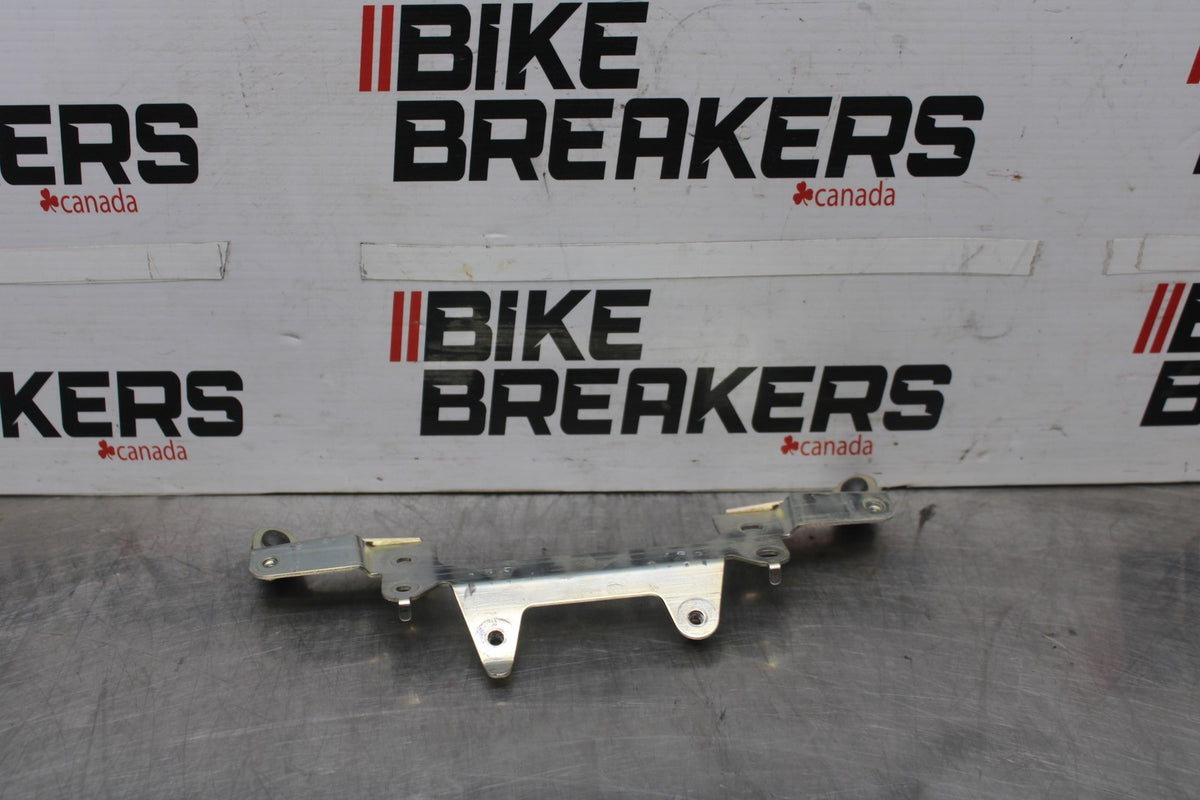 23-24 YAMAHA MT-07 REAR SEAT MOUNTING BRACKET MOUNT BB927
