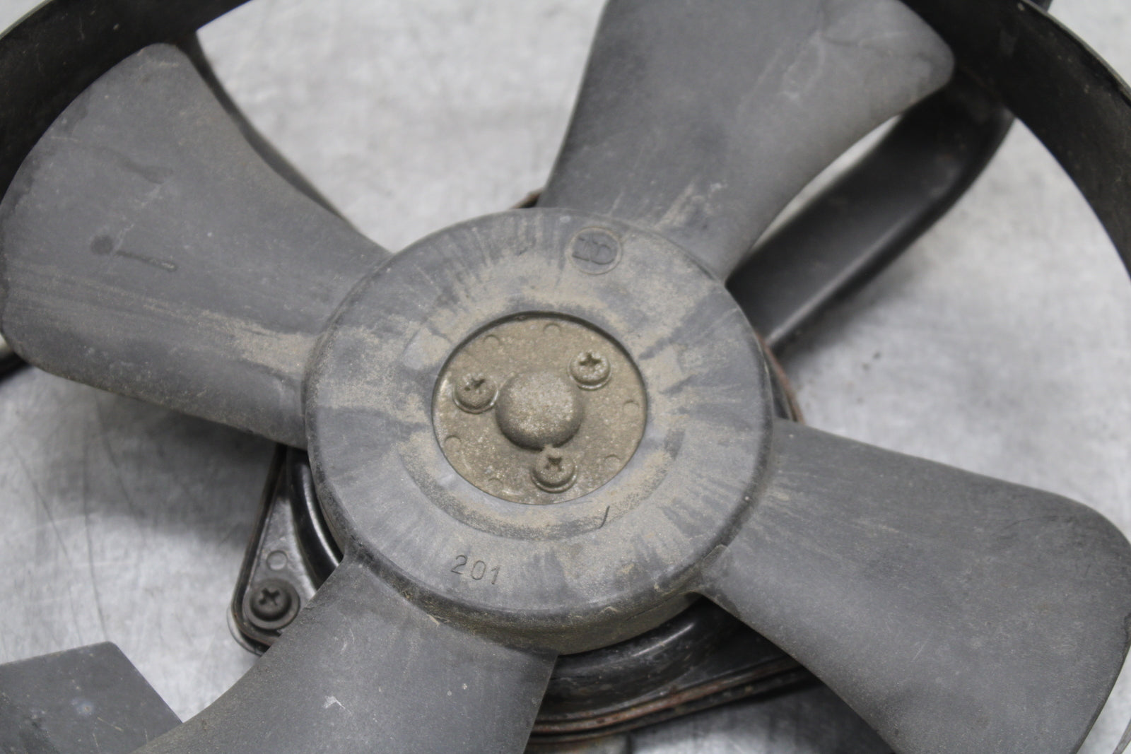 93-94 KAWASAKI NINJA ZX7R ENGINE RADIATOR COOLING FAN BB122