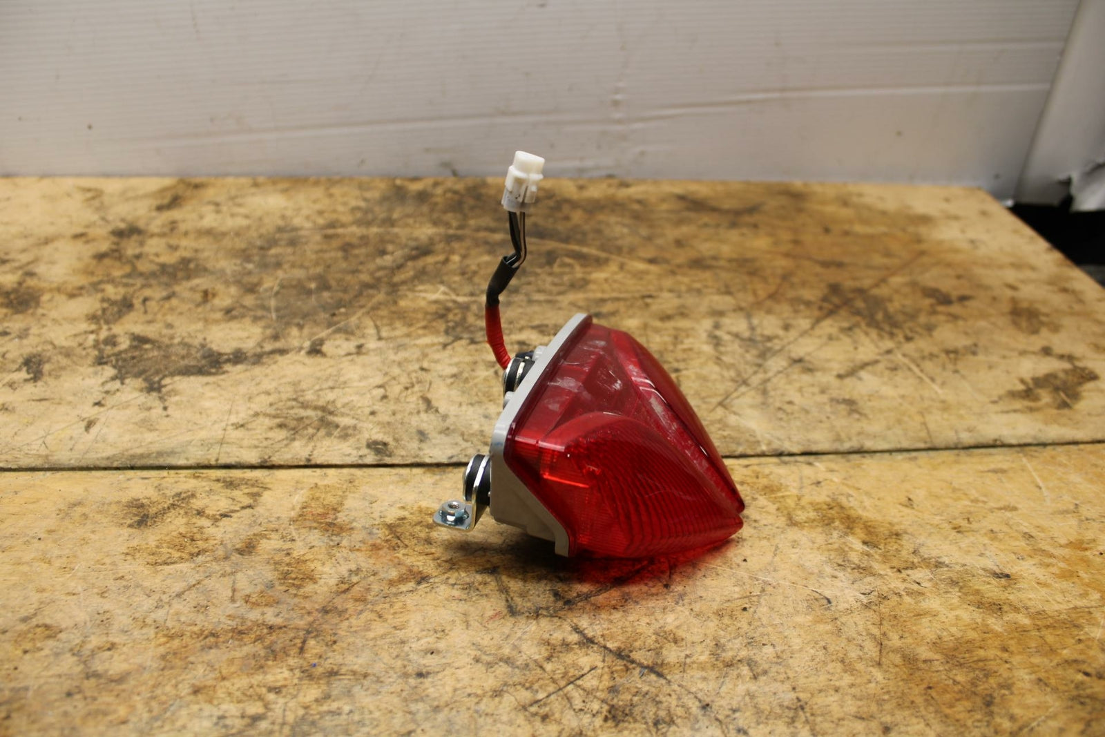 11-21 SUZUKI GSXR600 REAR TAIL TAILLIGHT BACK BRAKE LIGHT BB346