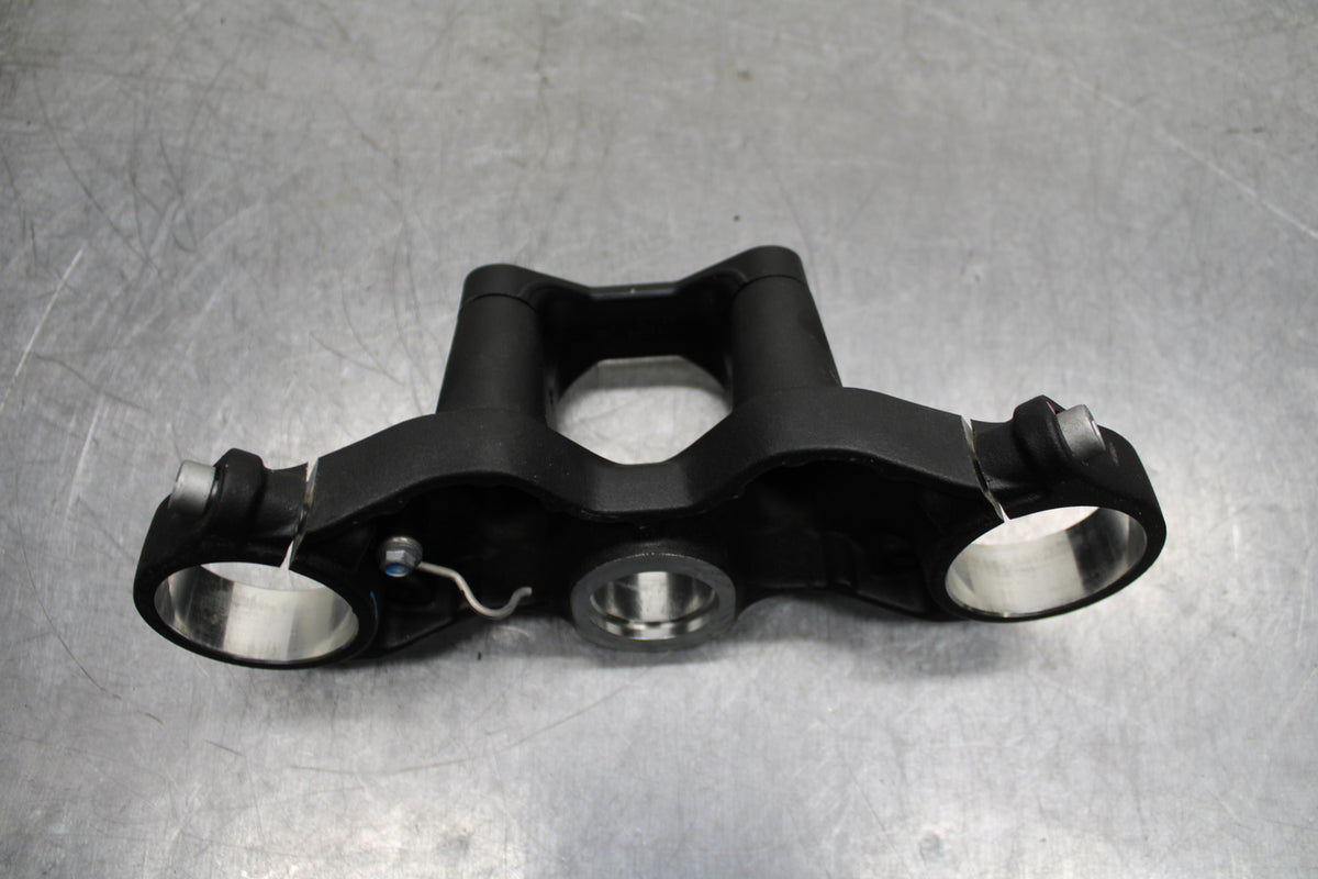 21-24 APRILIA TUONO 660 FACTORY FORKS UPPER TRIPLE TREE CLAMP BB733