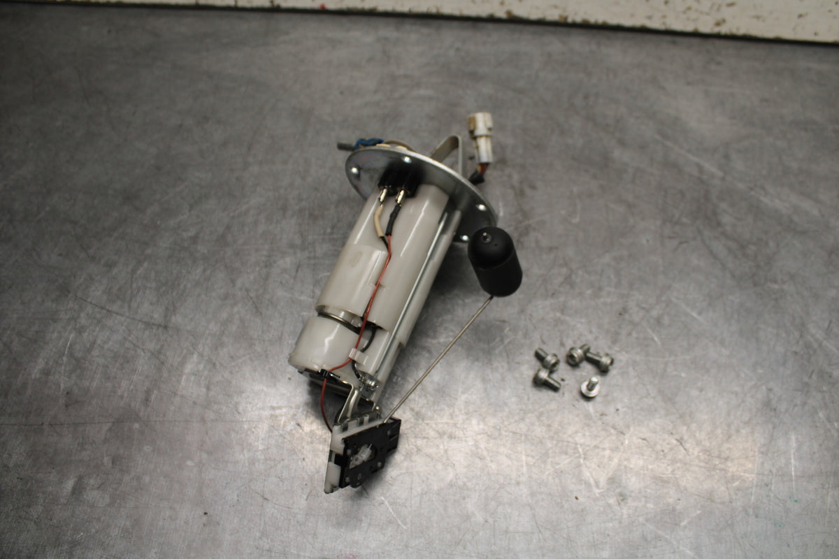 08-10 SUZUKI GSXR 600 FUEL PUMP GAS PETROL SENDER UNIT  BB721