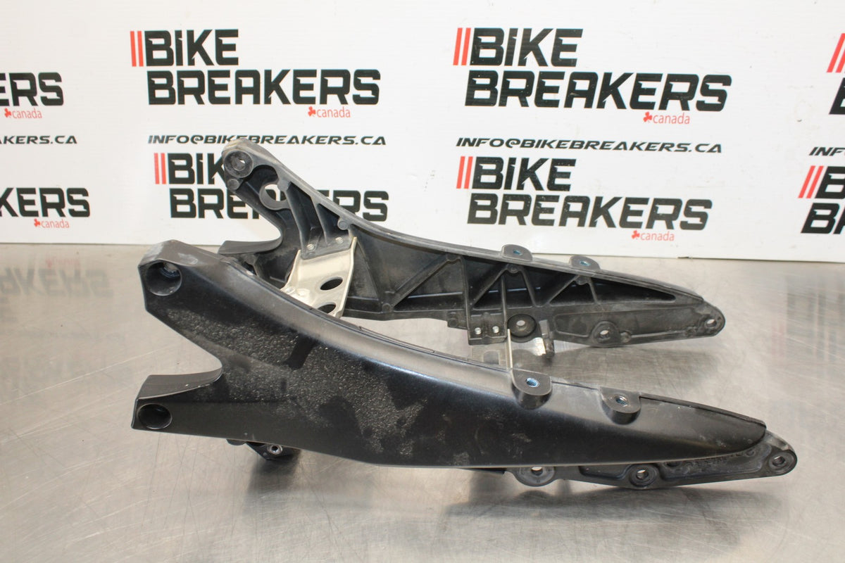 06-07 SUZUKI GSXR 600 FRONT SUBFRAME SUB FRAME BB178