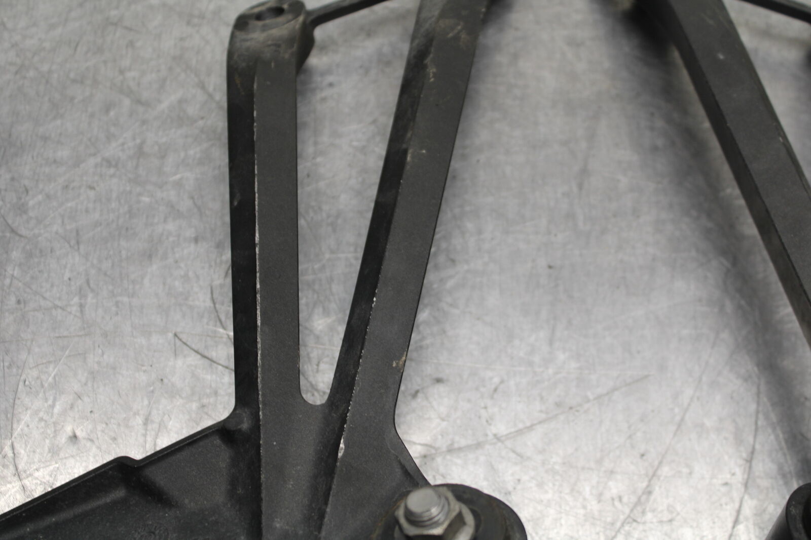 12-13 KAWASAKI Z1000 REAR BACK PASSENGER PEG SET PAIR BB743