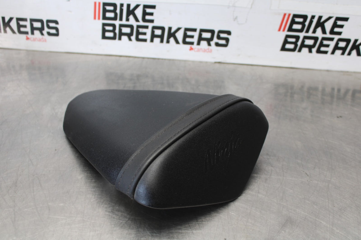 13-18 KAWASAKI NINJA ZX6R REAR BACK PASSENGER TANDEM SEAT PAD SADDLE BB908