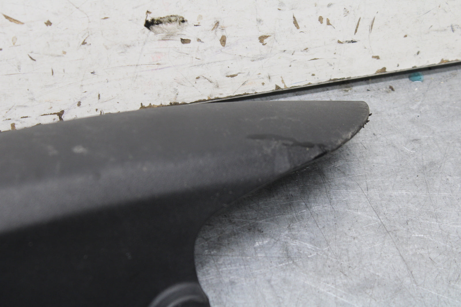 13-18 KAWASAKI NINJA ZX6R REAR BACK DRIVE CHAIN GUARD COVER 36014-0048 BB666