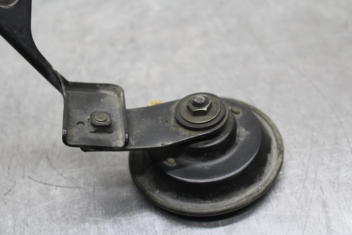 00-01 YAMAHA YZF R1 HORN SIGNAL BB755