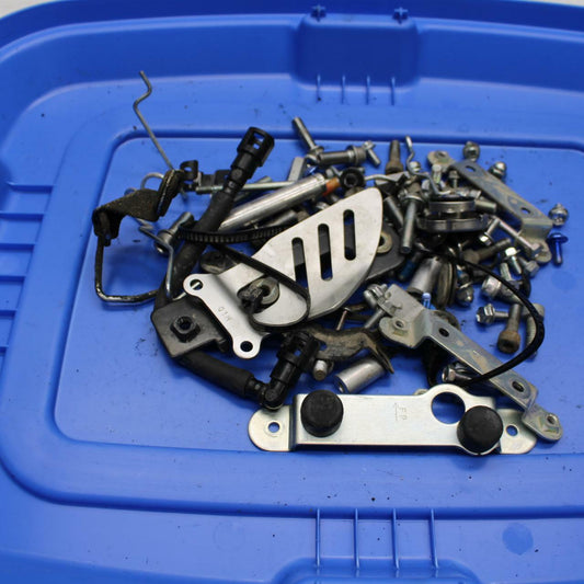 06-07 SUZUKI GSXR600 BOLT BRACKET LEFTOVER BB289