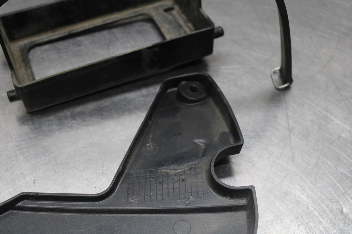 08 KAWASAKI NINJA ZX10R BATTERY TRAY PLASTIC / COVER BB932