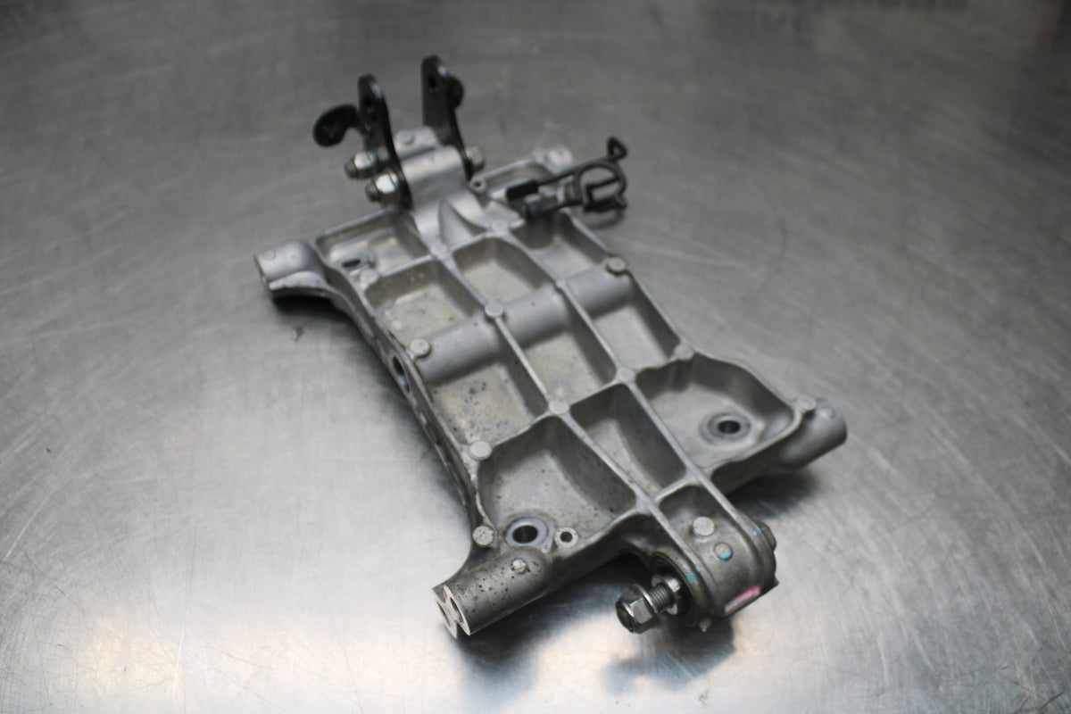 18-26 KAWASAKI Z400 ENGINE MOUNT MOTOR BRACKET BB852