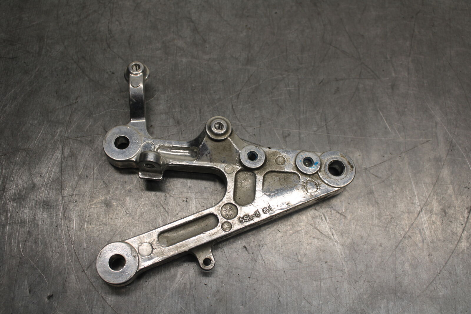 08-09 YAMAHA YZF R6S RIGHT REARSET REAR SET DRIVER FOOT PEG BRACKET MOUNT BB114