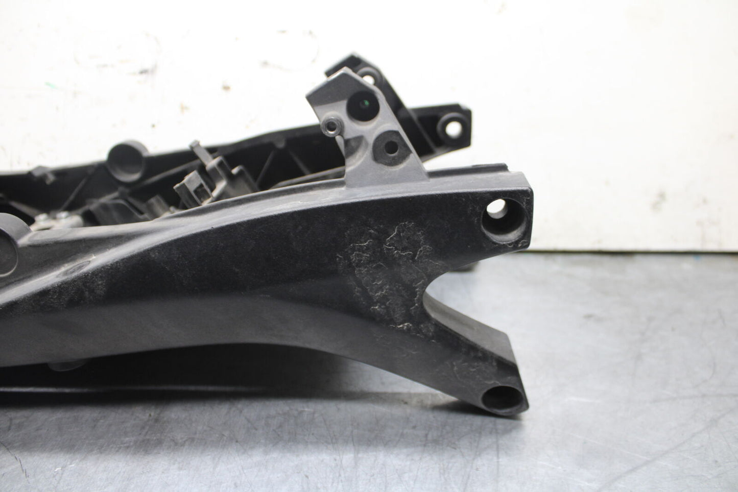 08-09 SUZUKI GSXR600 REAR SUBFRAME BACK SUB FRAME BB728