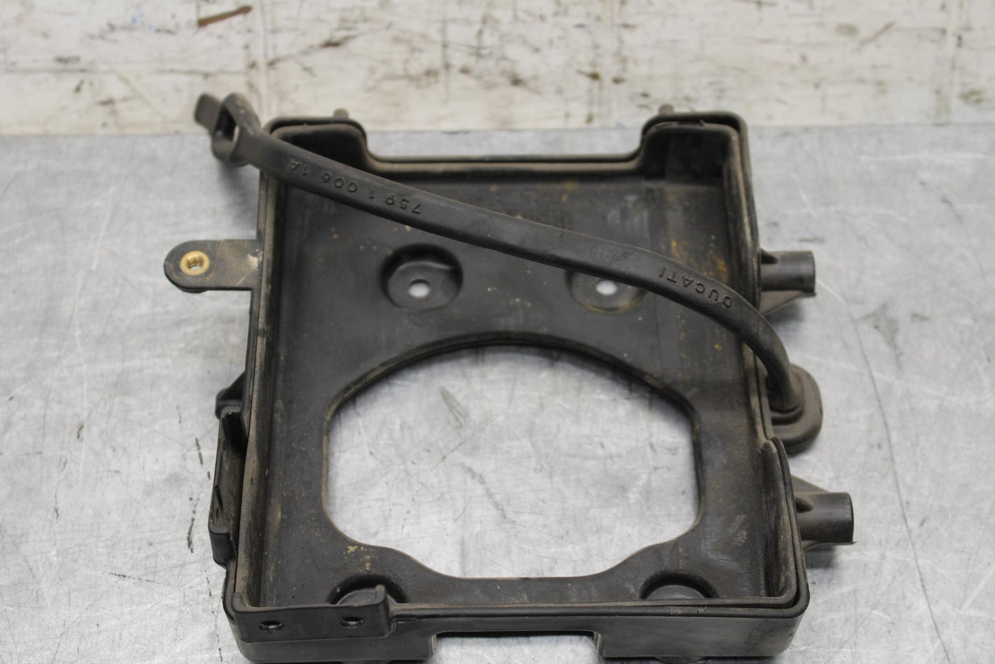2005 Ducati Monster S2R REAR BACK TAIL UNDERTAIL BATTERY TRAY PLASTIC BB557