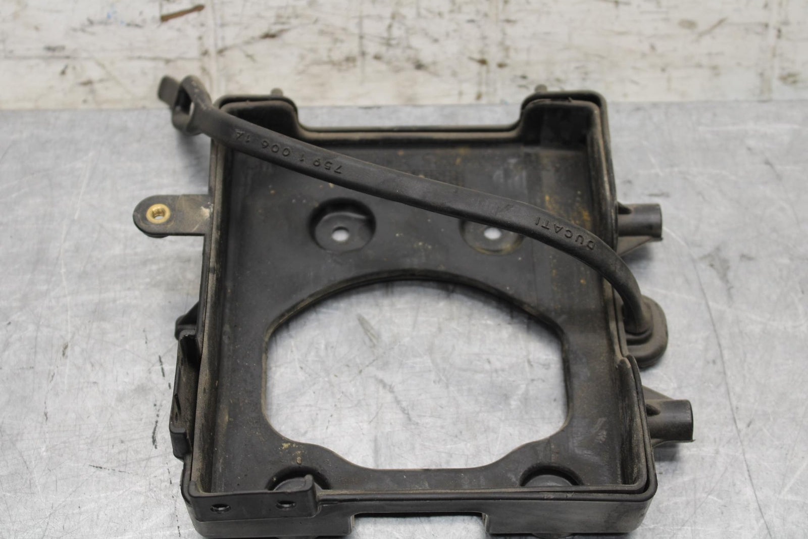 2005 Ducati Monster S2R REAR BACK TAIL UNDERTAIL BATTERY TRAY PLASTIC BB557