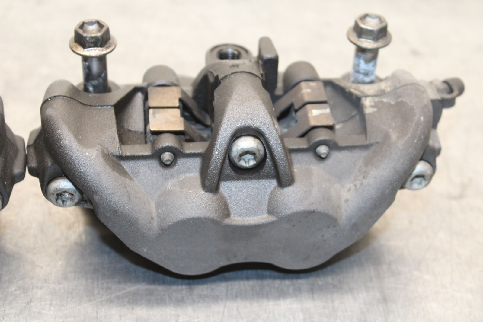 12-13 KAWASAKI Z1000 RIGHT LEFT FRONT BRAKE CALIPER SET PAIR CALIPERS BB743