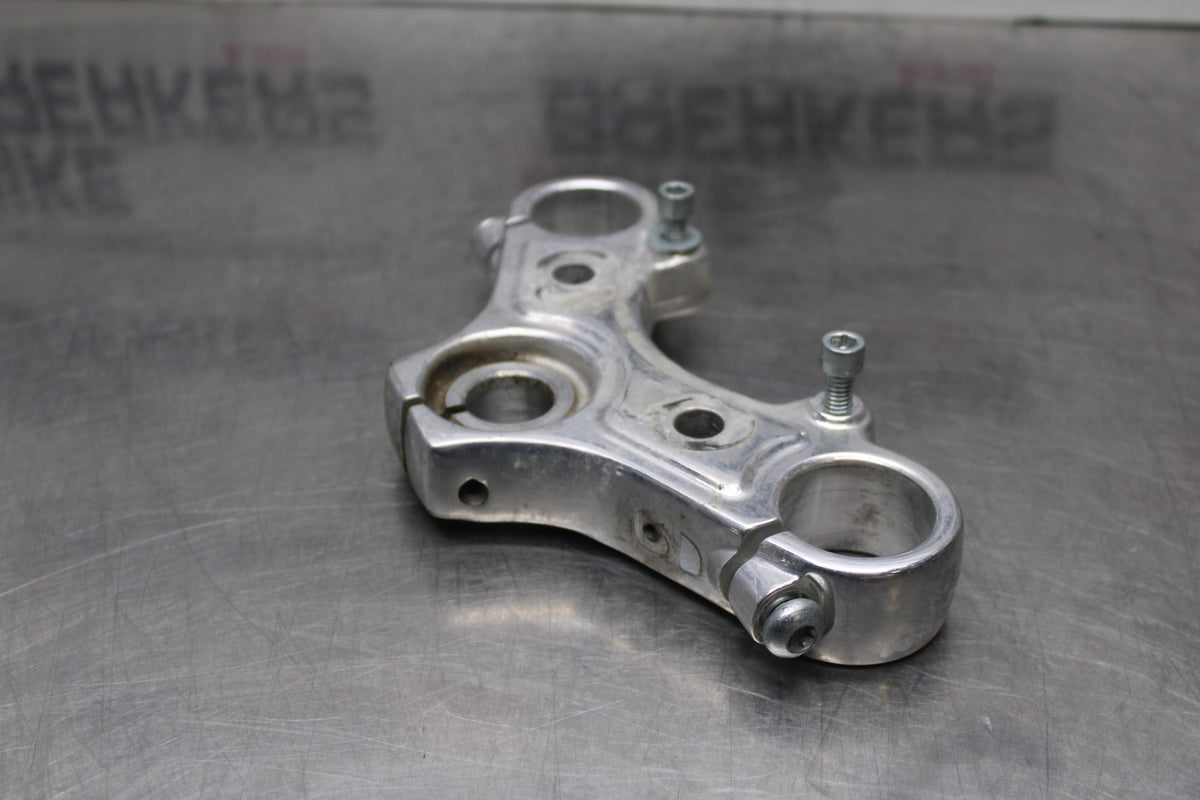 07 HARLEY-DAVIDSON SPORTSTER 1200 CUSTOM XL1200C UPPER TRIPLE TREE CLAMP BB833