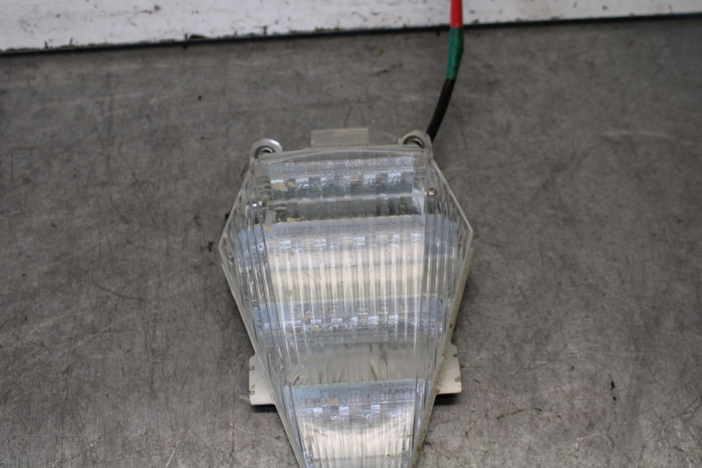 08-16 YAMAHA YZF R6 REAR TAIL TAILLIGHT BACK BRAKE LIGHT 13S-84710-10-00 BB665