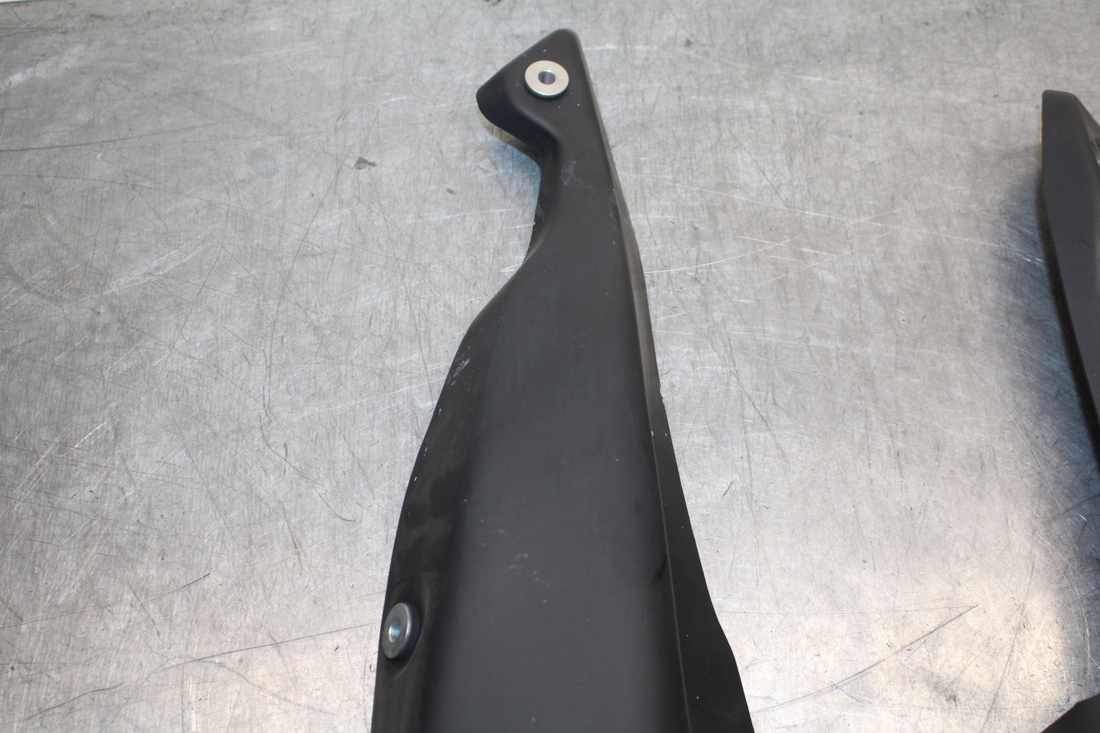 12-25 KAWASAKI NINJA ZX14R REAR MUFFLER EXHAUST PIPE COVER HEAT SHIELD BB757