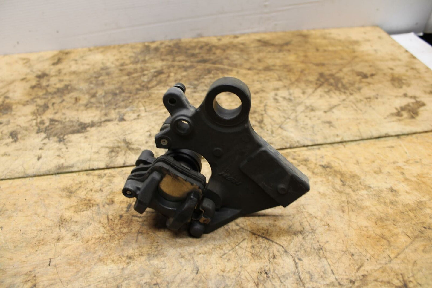 13-18 KAWASAKI NINJA ZX6R REAR BACK BRAKE CALIPER W MOUNT BRACKET BB349