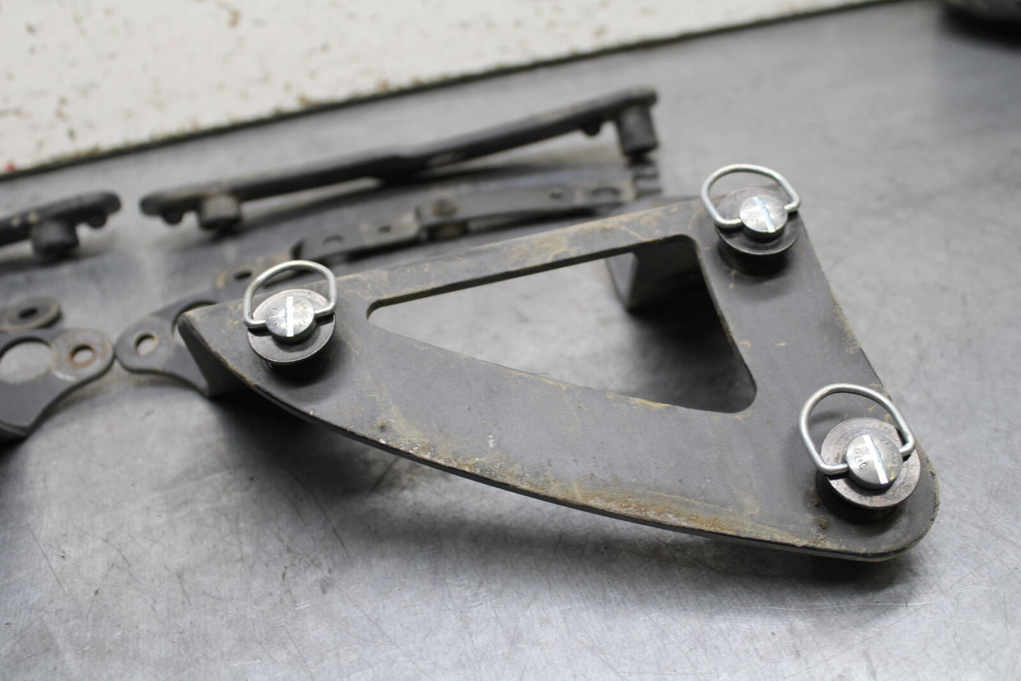 16-17 KAWASAKI VULCAN S 650 EN650 ABS SADDLEBAG MOUNTING BRACKET MOUNT  BB731