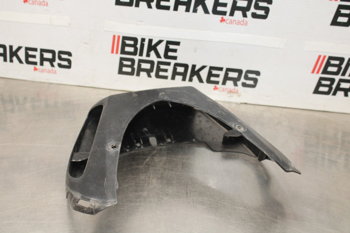 09 KAWASAKI CONCOURS 14 ZG1400B CENTER REAR BACK TAIL FAIRING COVER TRIM BB875