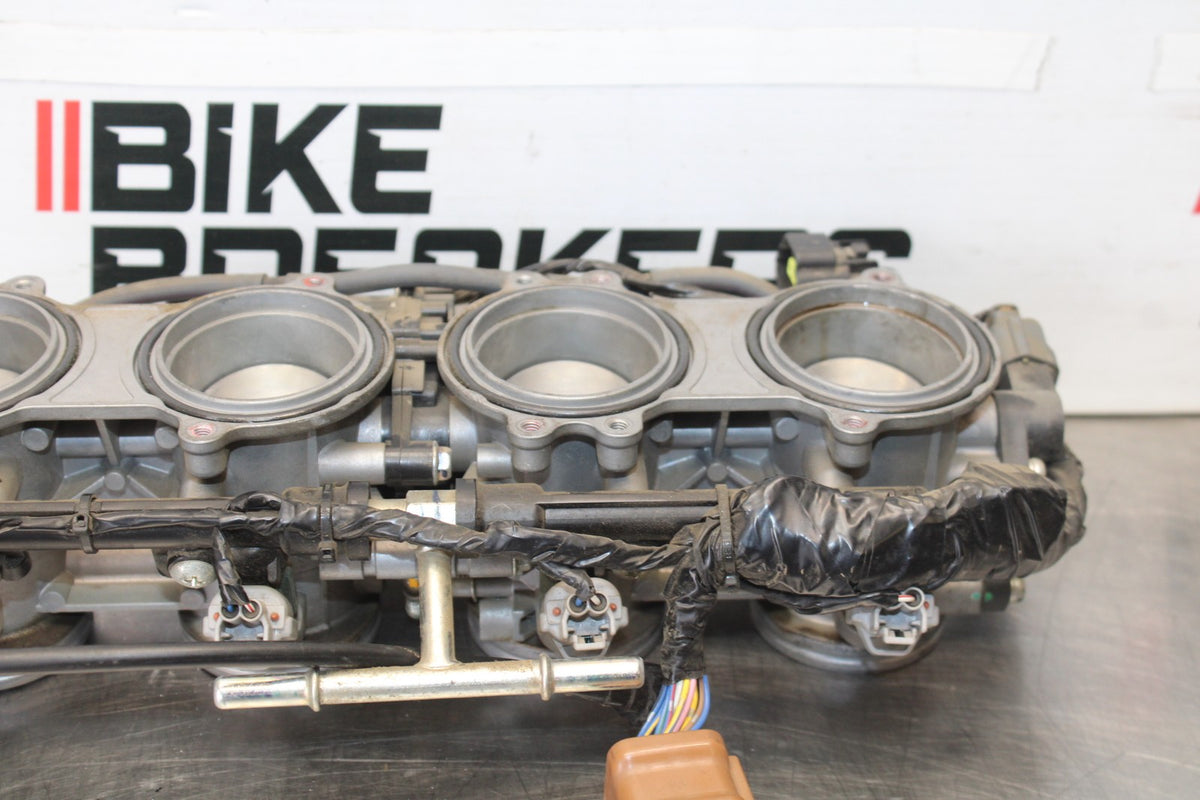 08 KAWASAKI NINJA ZX10R MAIN FUEL INJECTORS / THROTTLE BODIES BB902