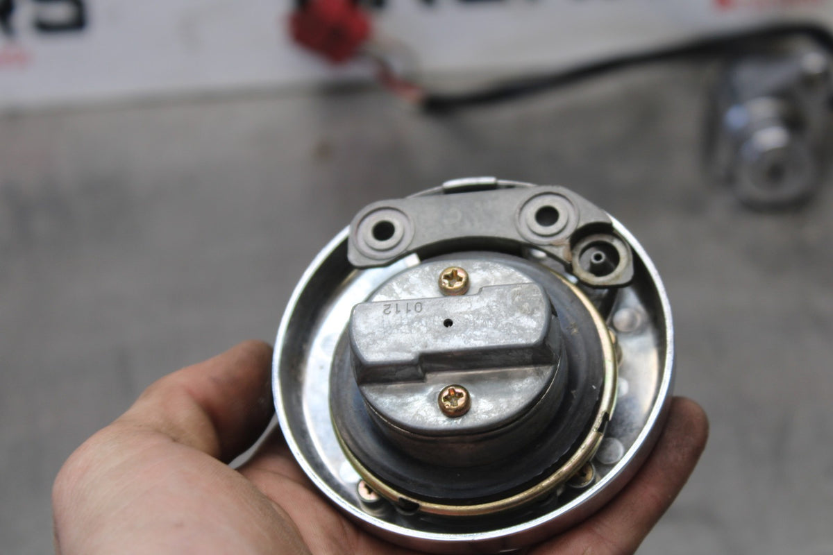 02 KAWASAKI VULCAN 800 VN800B CLASSIC IGNITION GAS CAP SIDE LOCK NO KEY BB862
