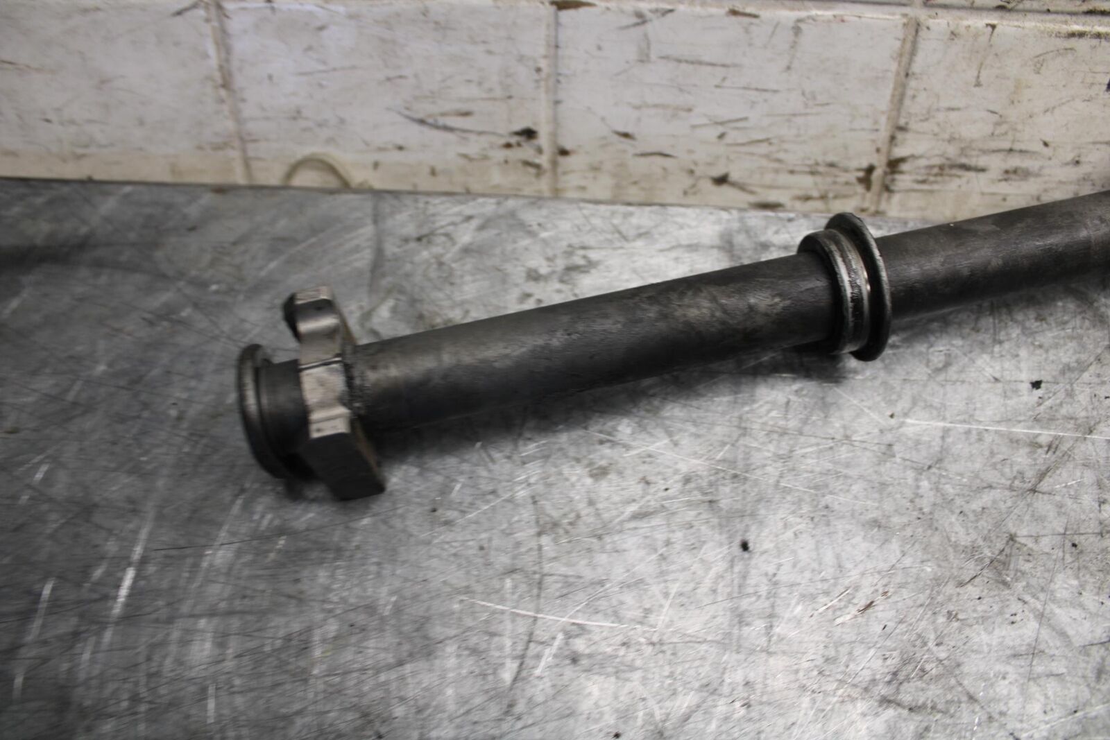 2007 Honda CBR600RR REAR AXLE BACK WHEEL RIM PIVOT BOLT AXEL 42301-MEE-D00 BB542