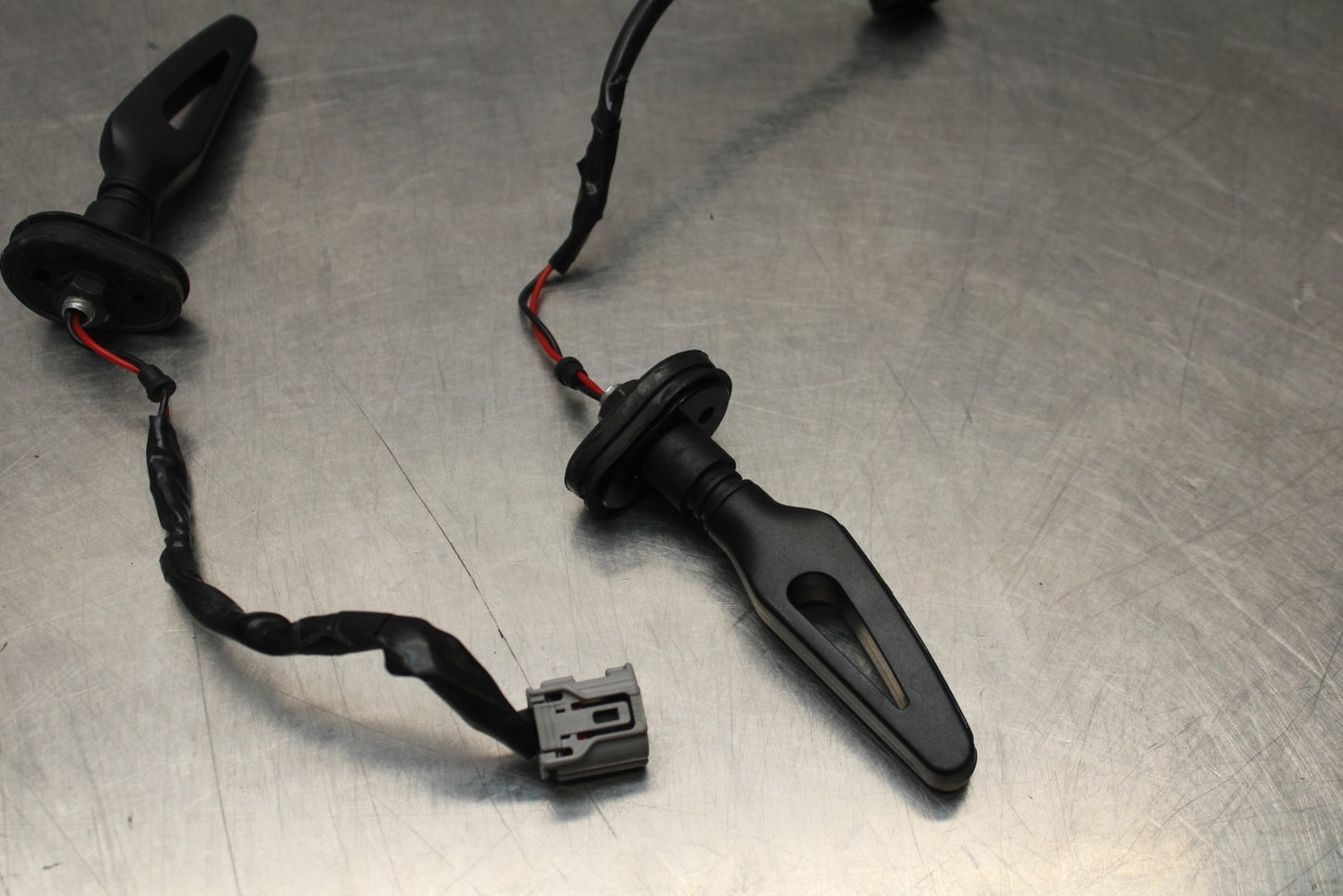 23-24 YAMAHA MT-07 FRONT LEFT RIGHT TURN SIGNALS LIGHT INDICATORS BB194