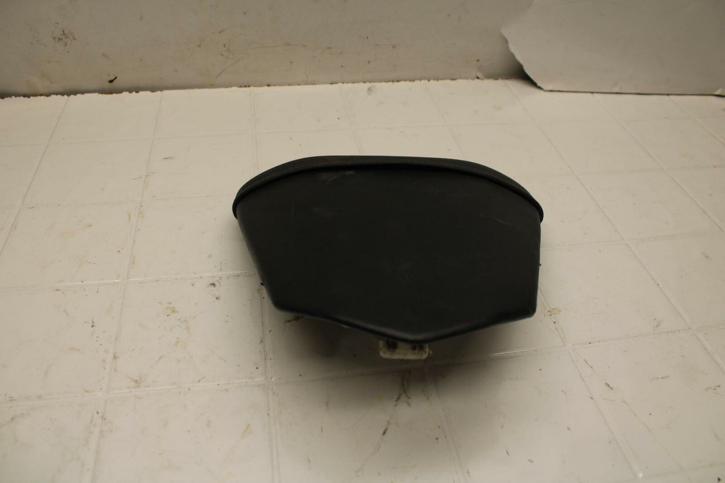 08-16 YAMAHA YZF R6 REAR BACK PASSENGER TANDEM SEAT PAD SADDLE PILLION BB406
