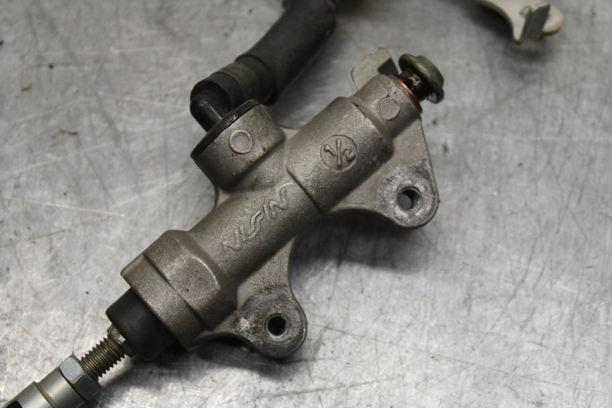 06 YAMAHA YZF R6 REAR BACK BRAKE MASTER CYLINDER W RESERVOIR BB716