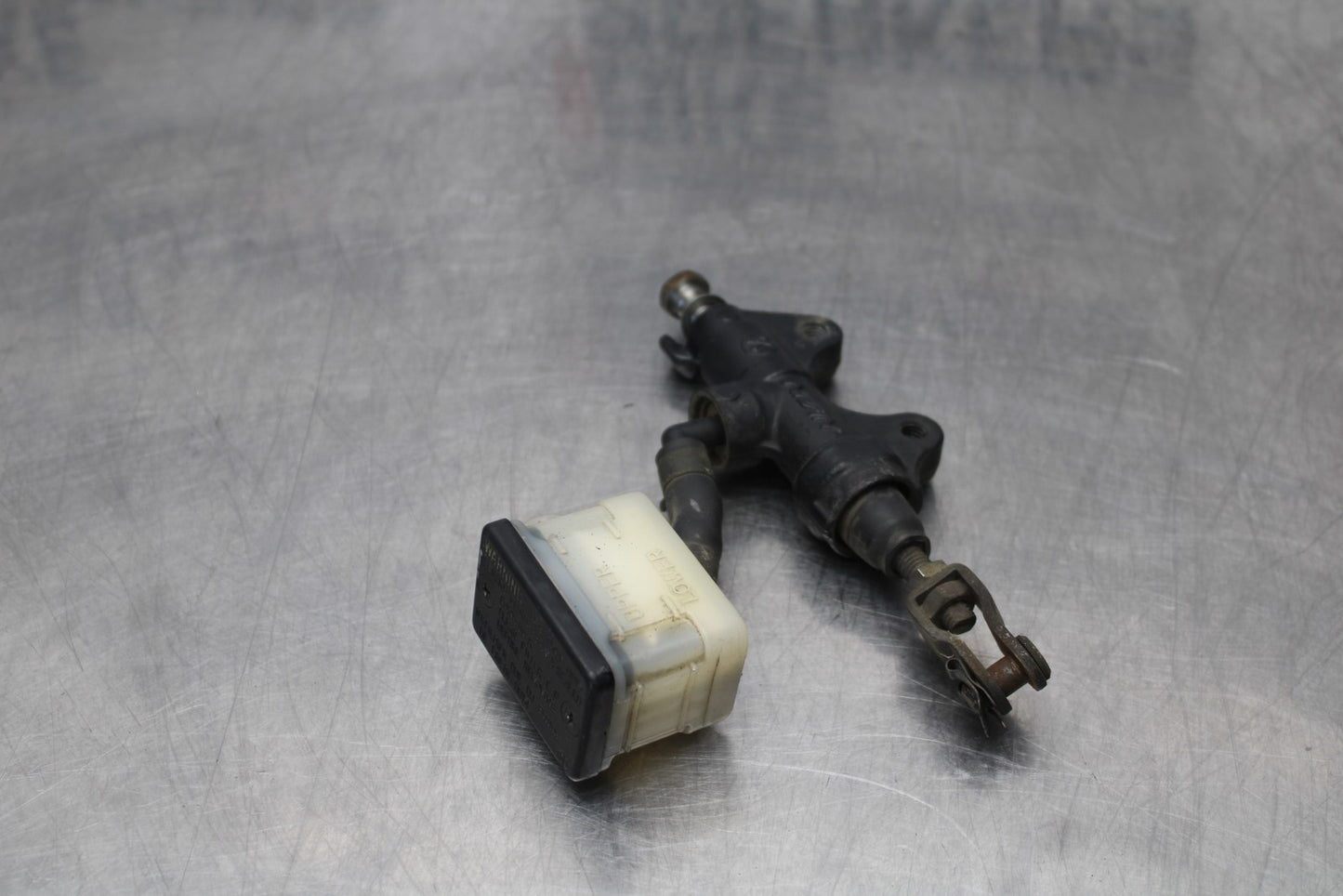 05 TRIUMPH ROCKET III REAR BACK BRAKE MASTER CYLINDER W RESERVOIR BB186