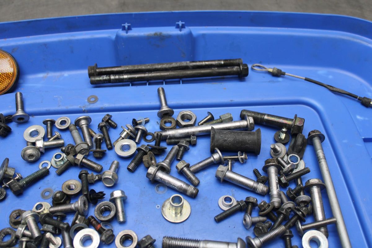 06 KAWASAKI NINJA 650 EX650 BOLTS HARDWARE MOTOR SCREWS BB823