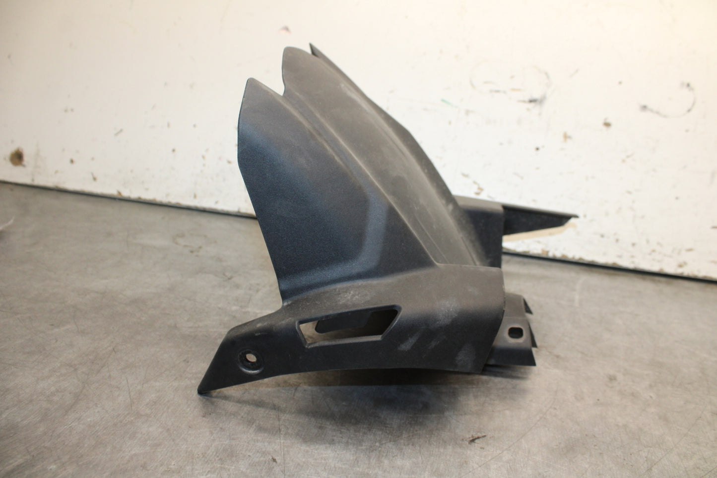 18-24 KAWASAKI NINJA 650 REAR BACK WHEEL TIRE HUGGER FENDER BB725