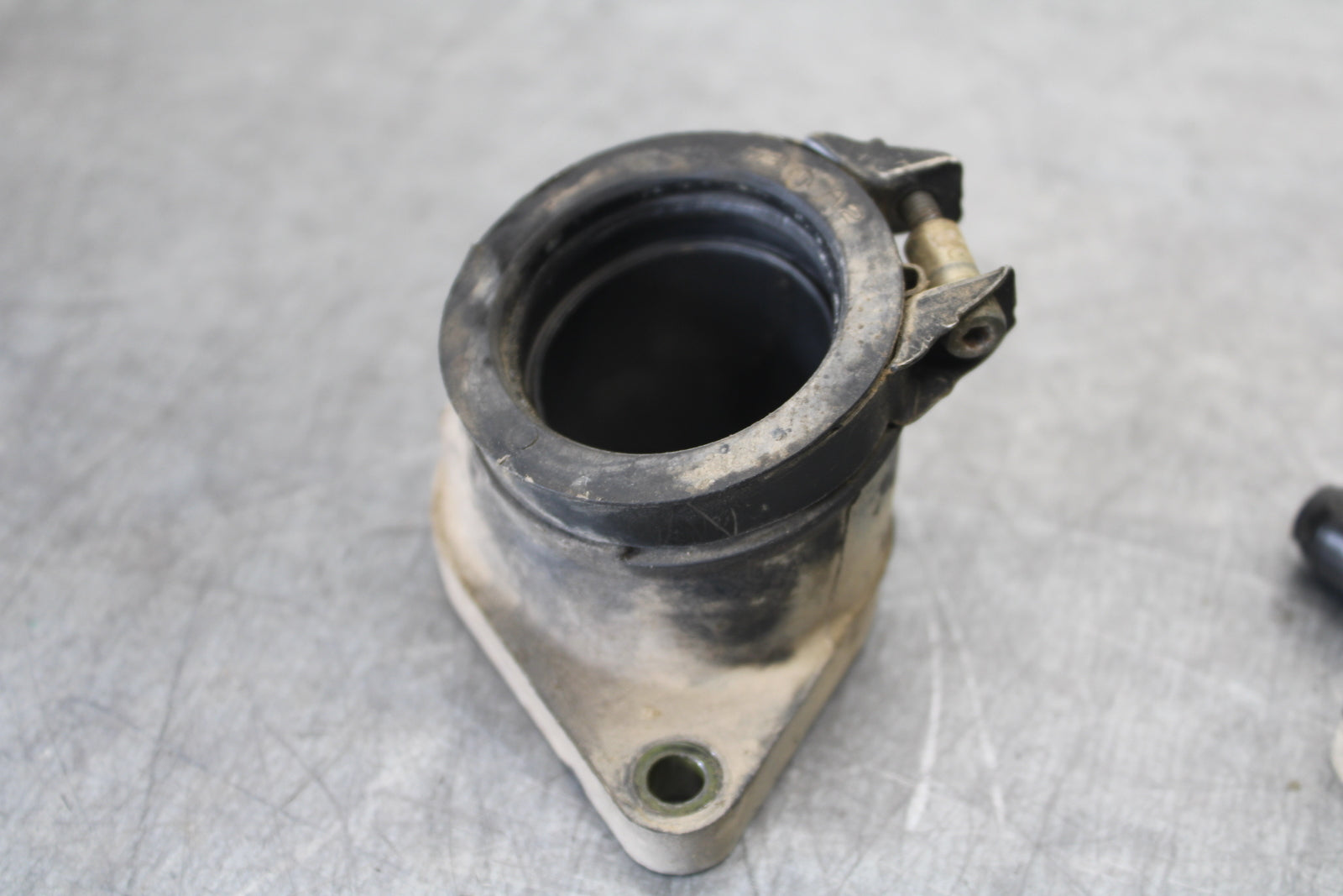 01-05 YAMAHA RAPTOR 660R AIR INTAKE BOOTS  BB695