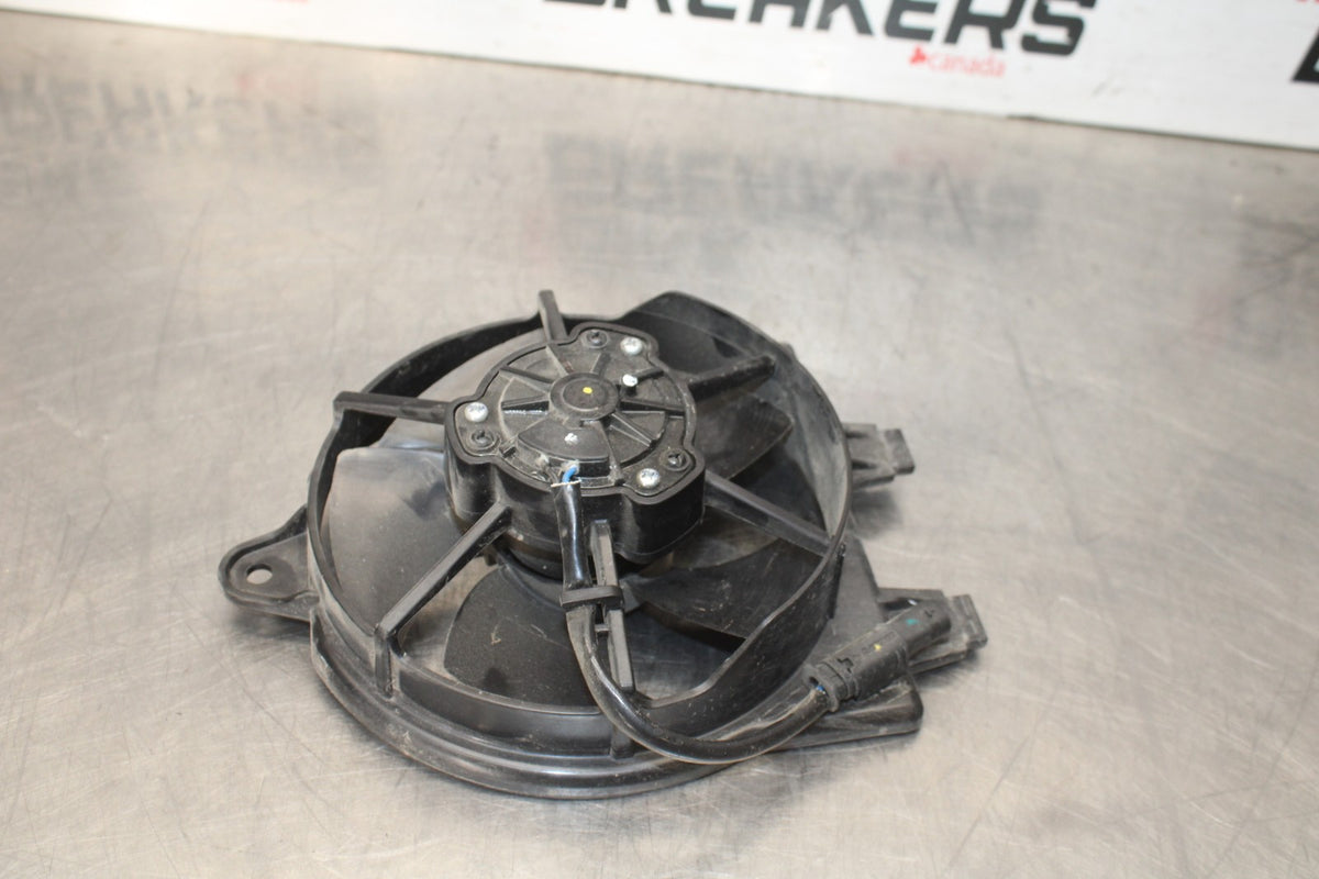20-23 BMW F900R ENGINE RADIATOR COOLING FAN BB923
