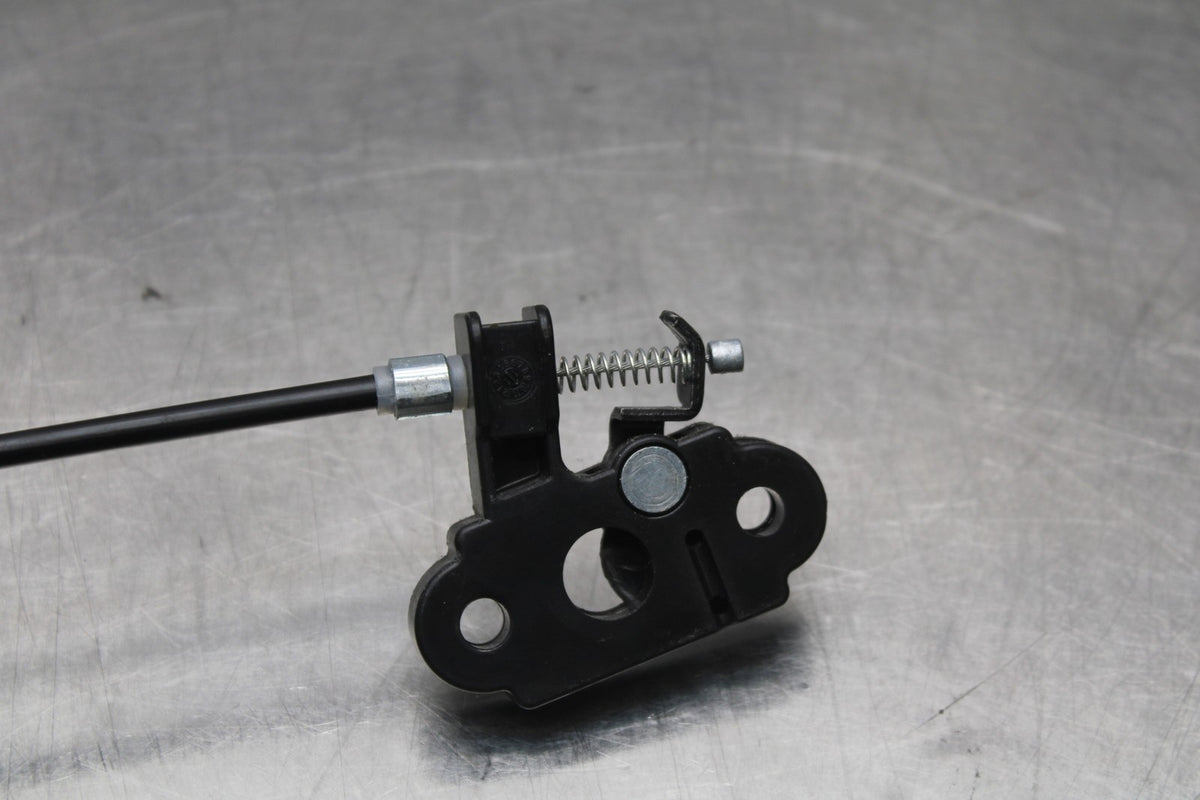 24-25 KAWASAKI NINJA ZX4R REAR PASSENGER SEAT LATCH LOCK ASSEMBLY BB827
