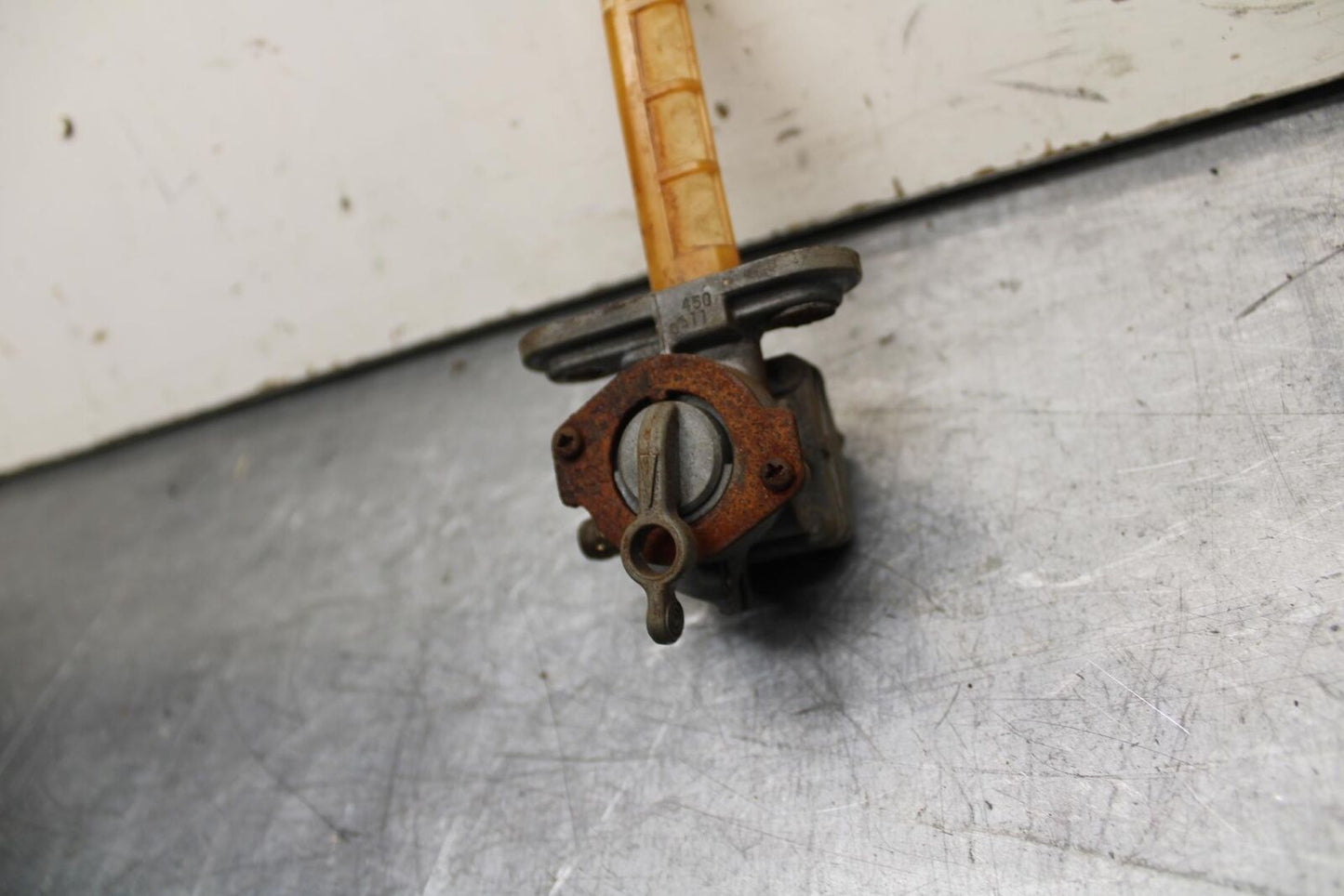 80-81 SUZUKI GS1000G FUEL GAS TANK PETCOCK SHUT ON OFF VALVE PARTS BB91