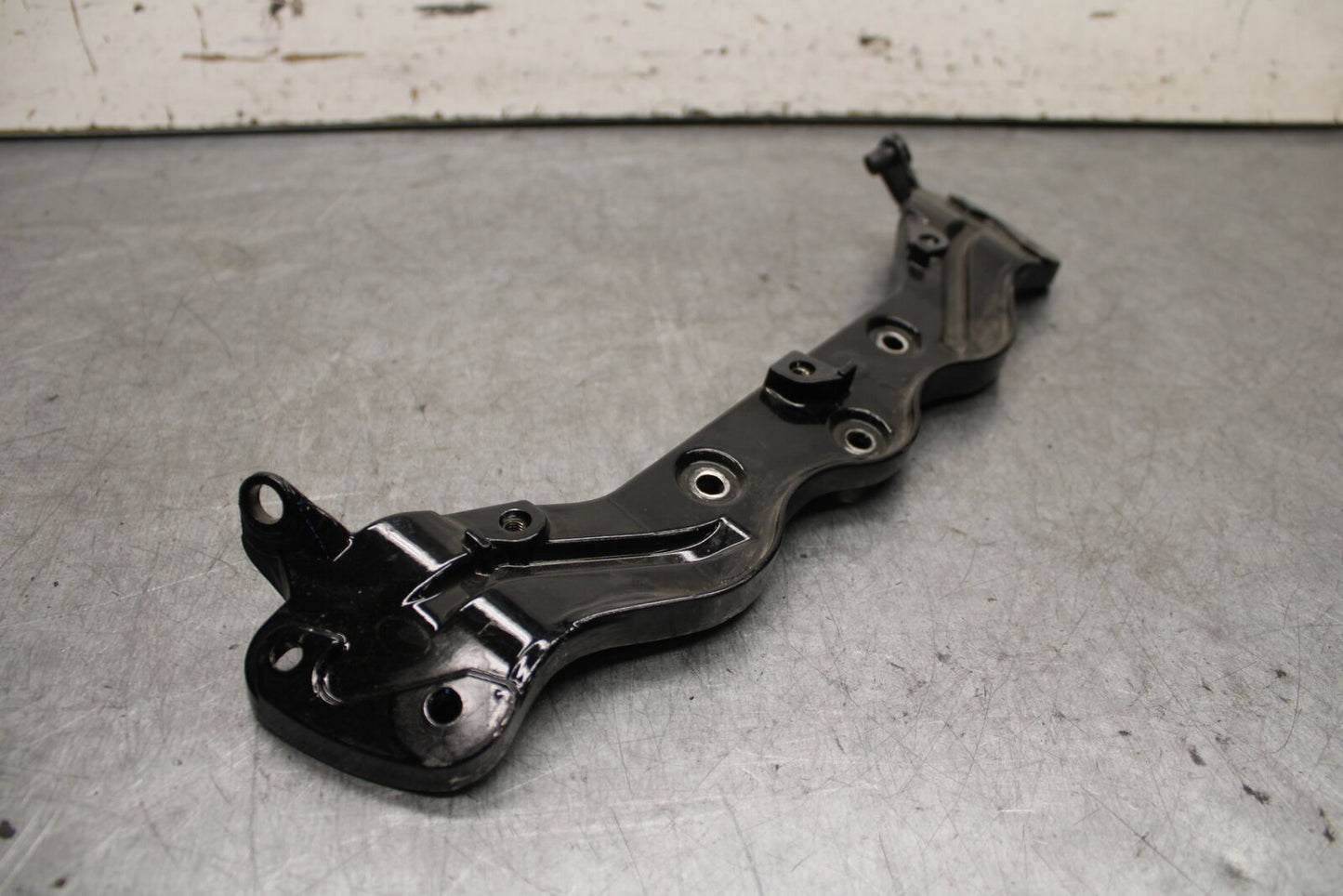 11-12 KAWASAKI NINJA 400 EX400 C UPPER FAIRING MIRROR GAUGES STAY BRACKET BB358