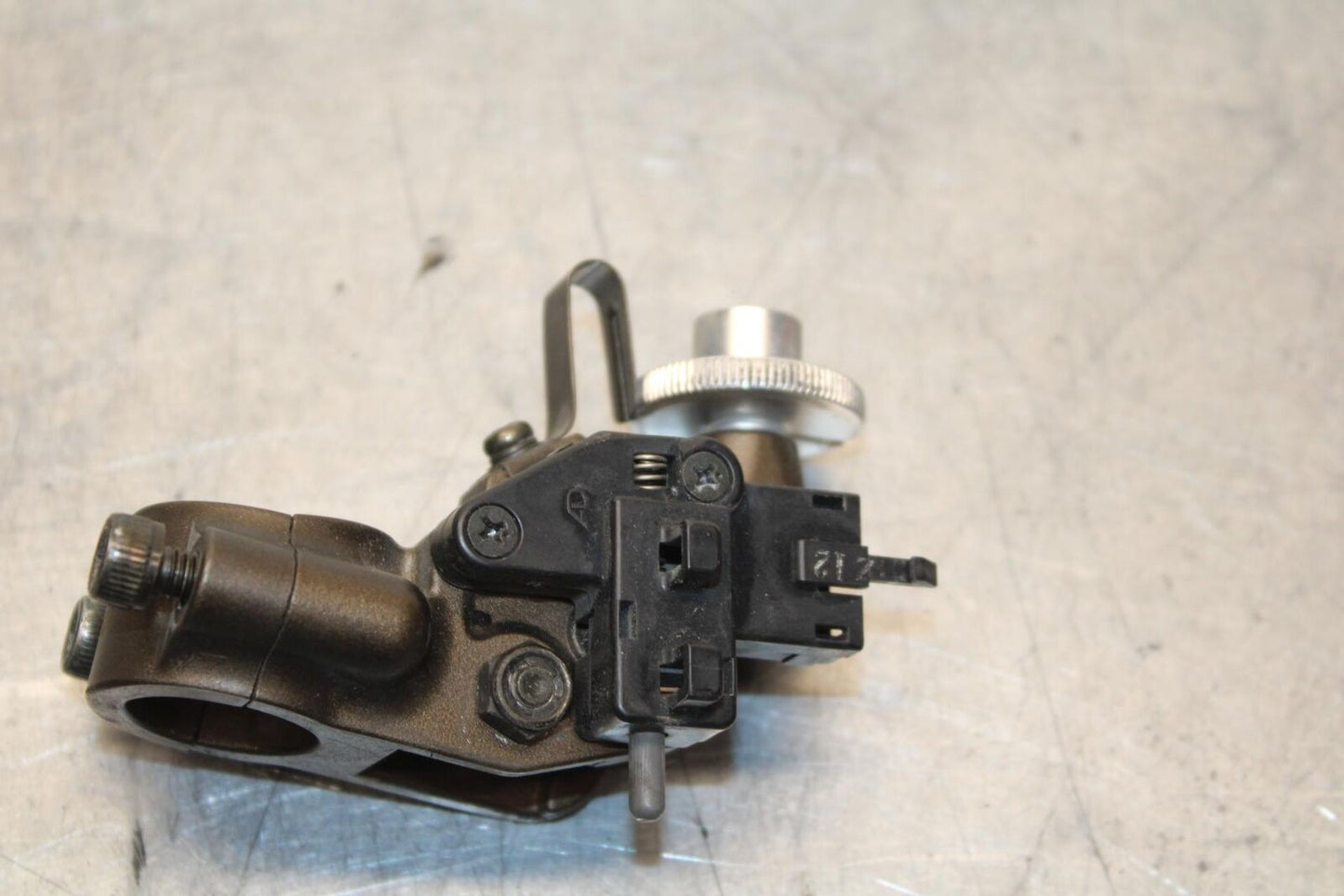 2003 Kawasaki Ninja ZX6RR ZX600K CLUTCH LEVER PERCH MOUNT BRACKET BB66