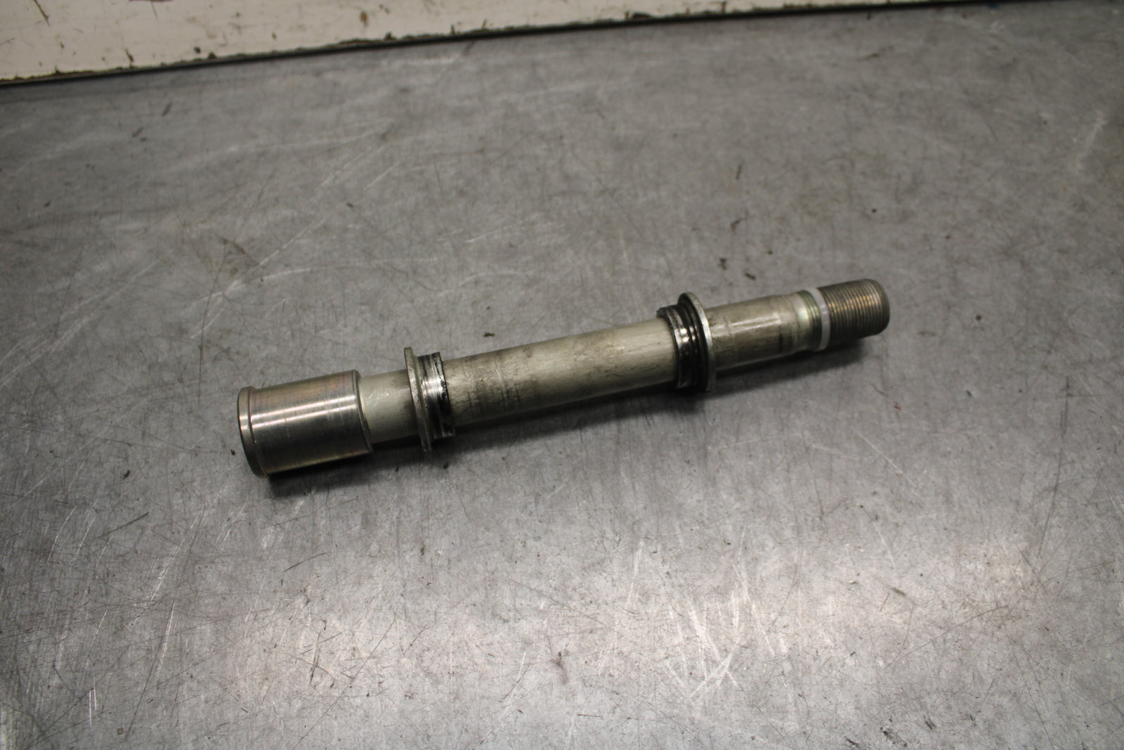 13-18 KAWASAKI NINJA ZX6R FRONT WHEEL RIM AXLE PIVOT BOLT 41068-0595 BB666