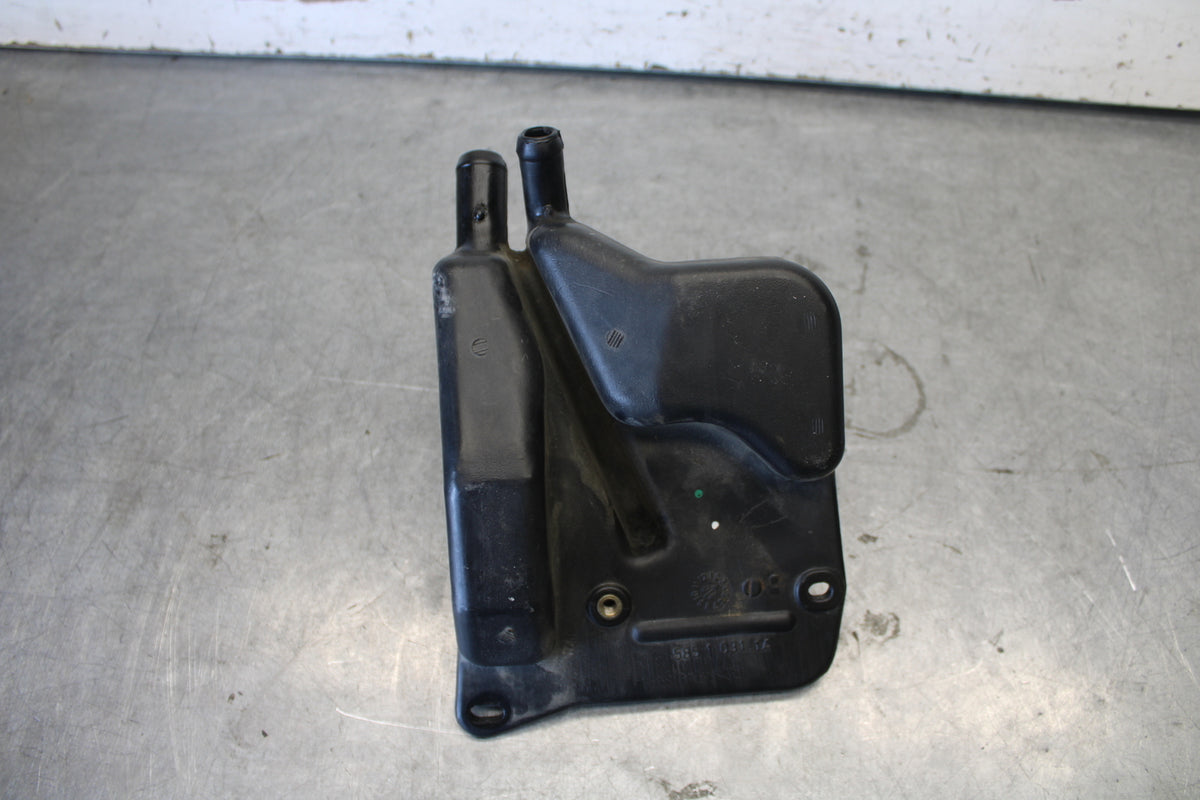 06-07 DUCATI MONSTER 695 OIL BREATHER TANK BB674