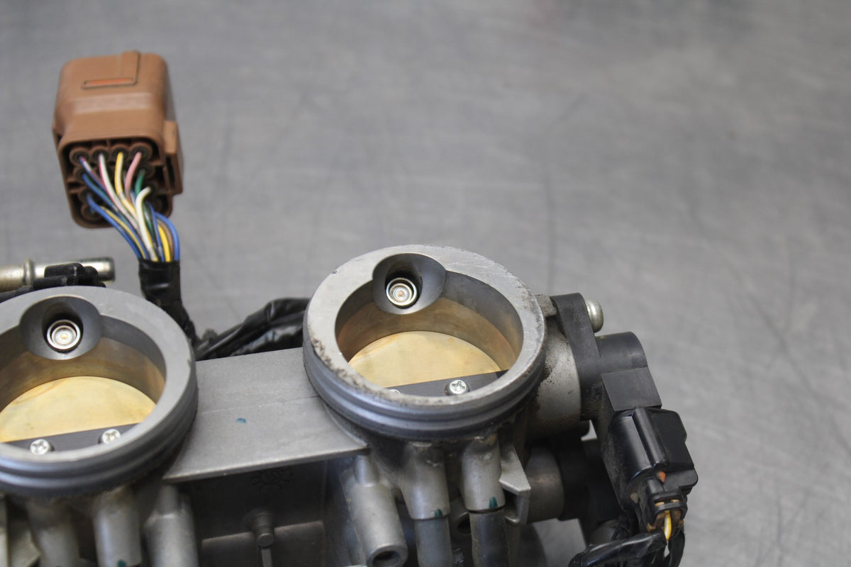 08 KAWASAKI NINJA ZX10R MAIN FUEL INJECTORS / THROTTLE BODIES BB902